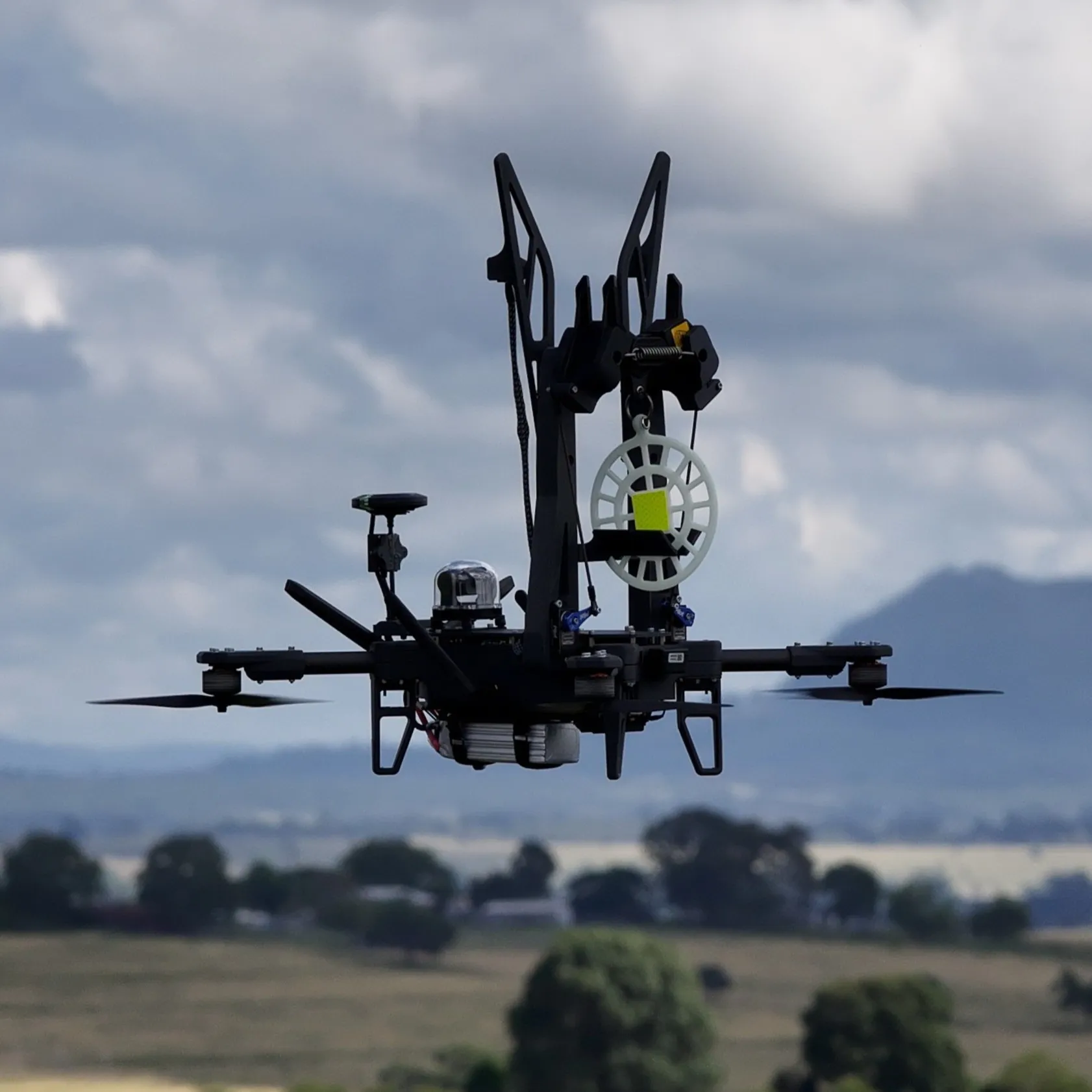 AeroClip Summit Installer in operation