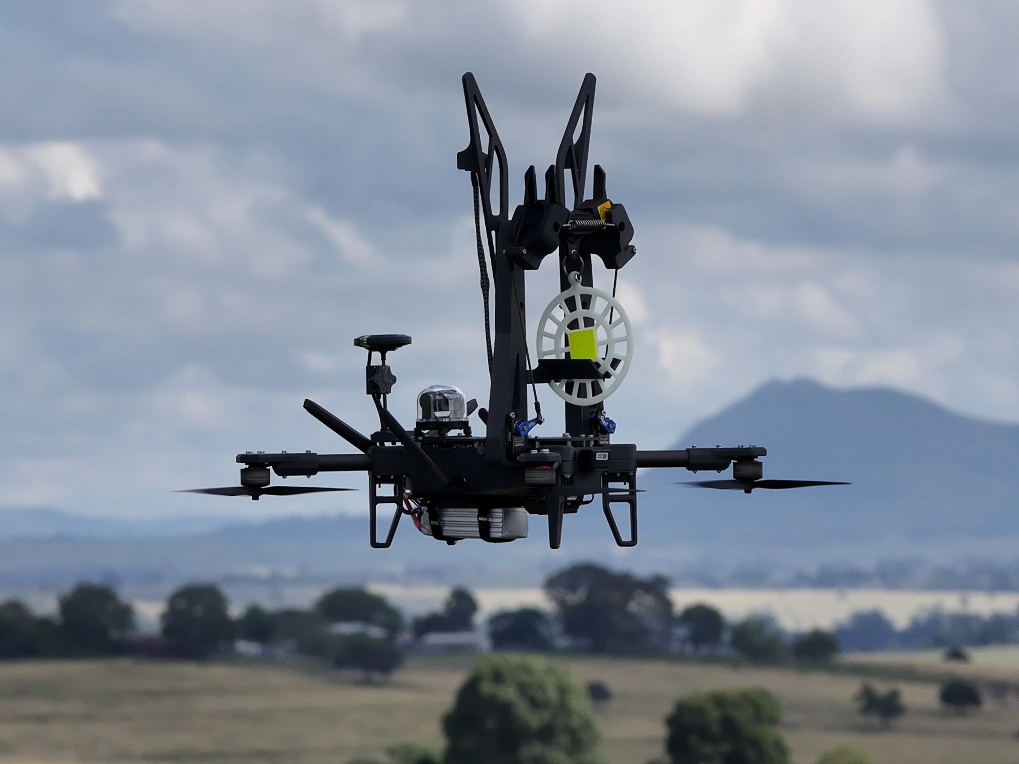 AeroClip Summit Installer in operation