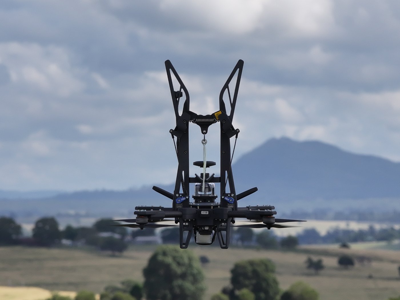 AeroClip S head-on in the hover